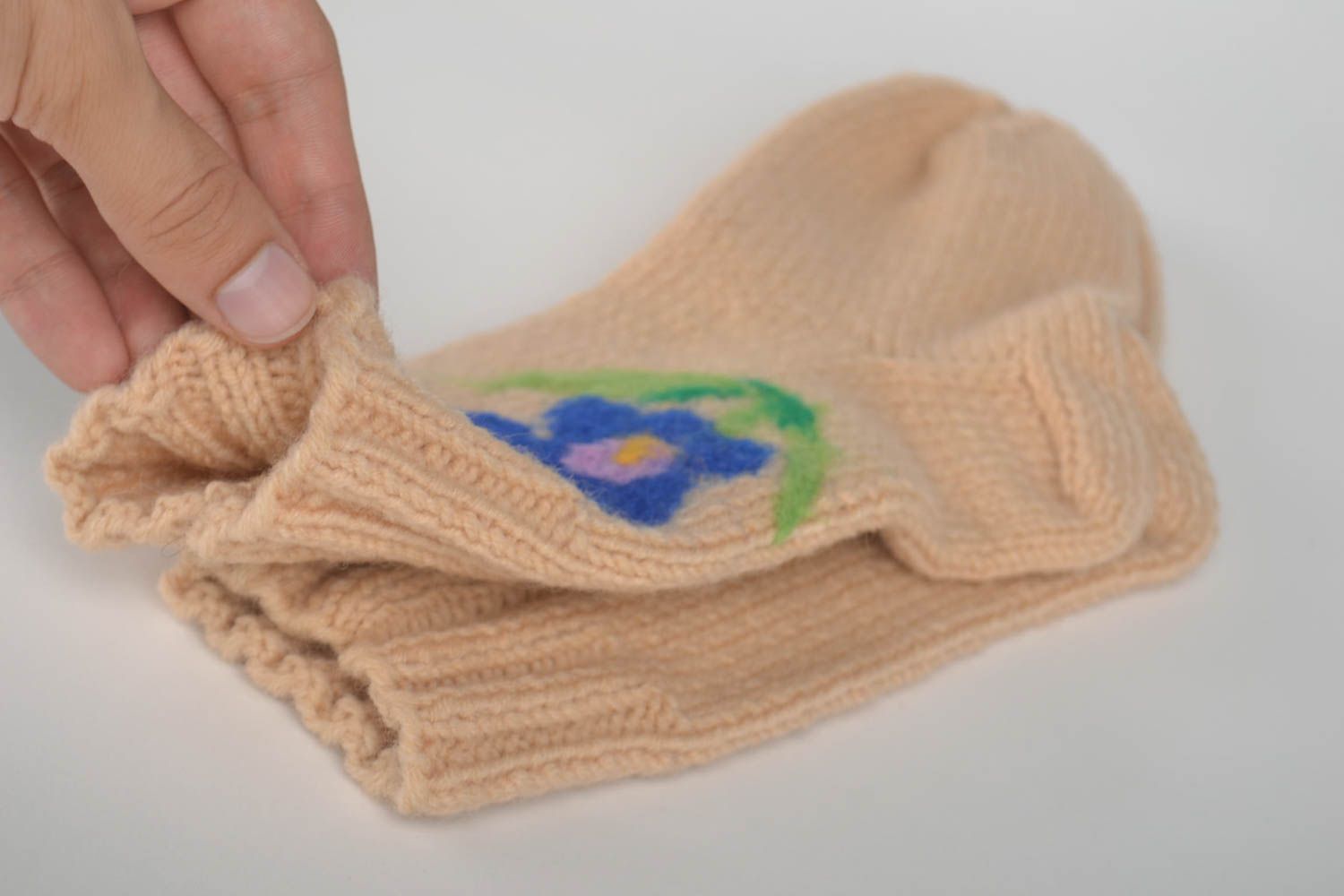Носки ручной работы шерстяные носки бежевые женские носки с валяным цветком фото 5