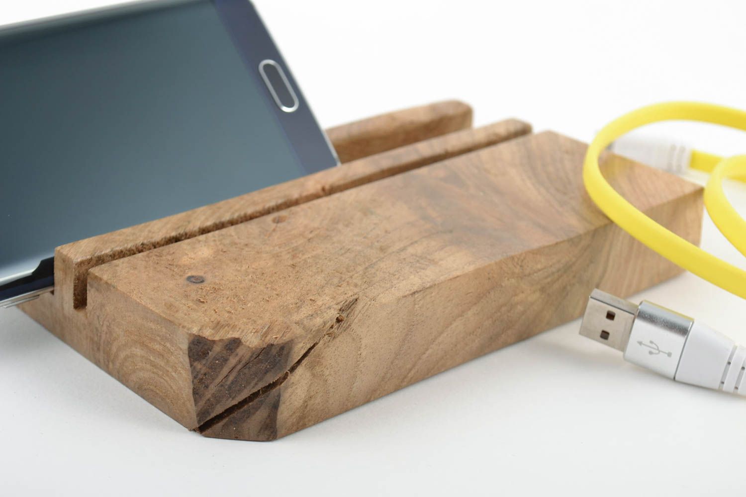 Porte-tablette et téléphone en bois verni fait main écologique original photo 1