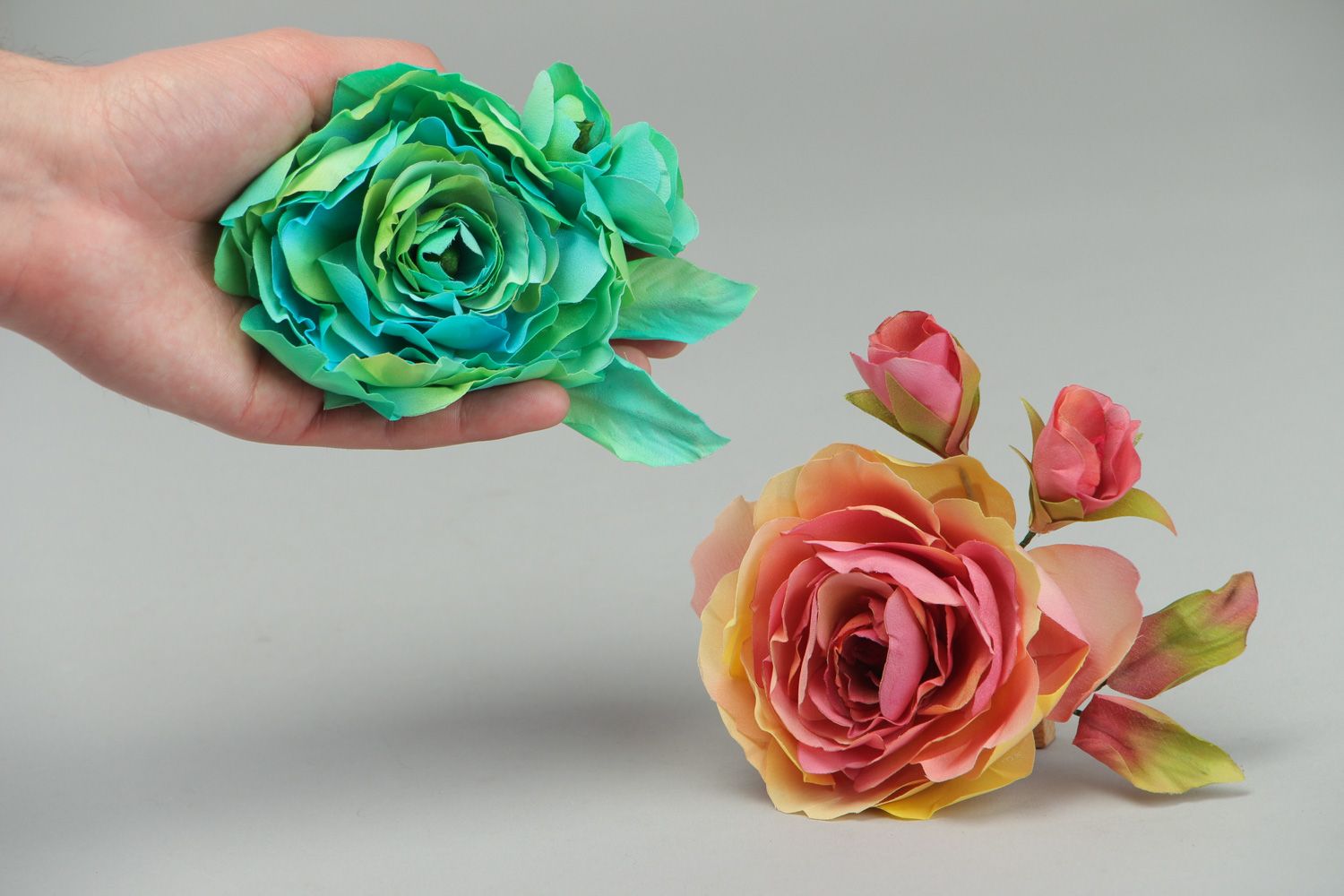Set de broches de tela hechas a mano para chicas 2 piezas flores foto 3