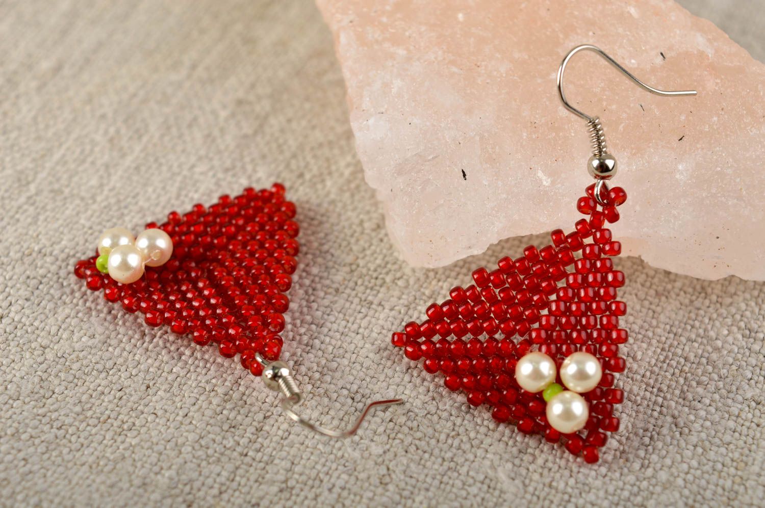 Boucles d'oreilles fait main Bijou original rouge perles Accessoire femme photo 1