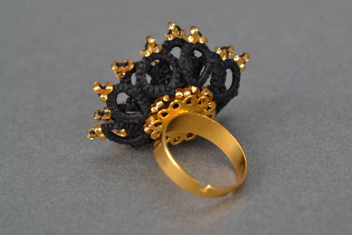 Металлическое кольцо с цветком в технике фриволите Шик фото 4