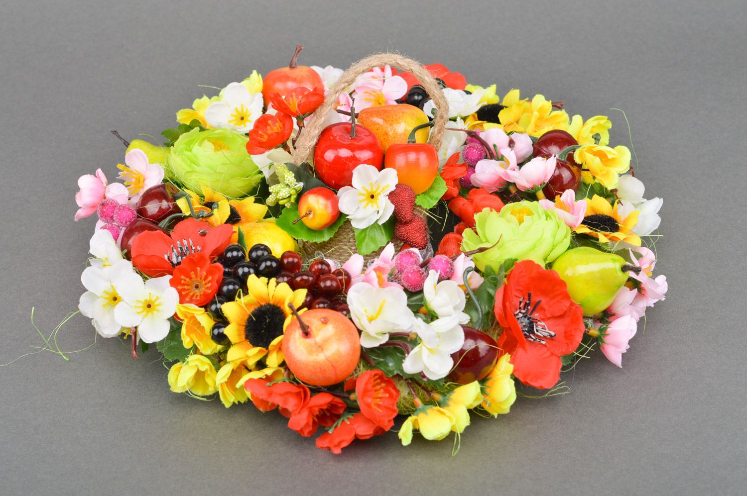 Decorative handmade set wicker basket and door wreath with fruits photo 5