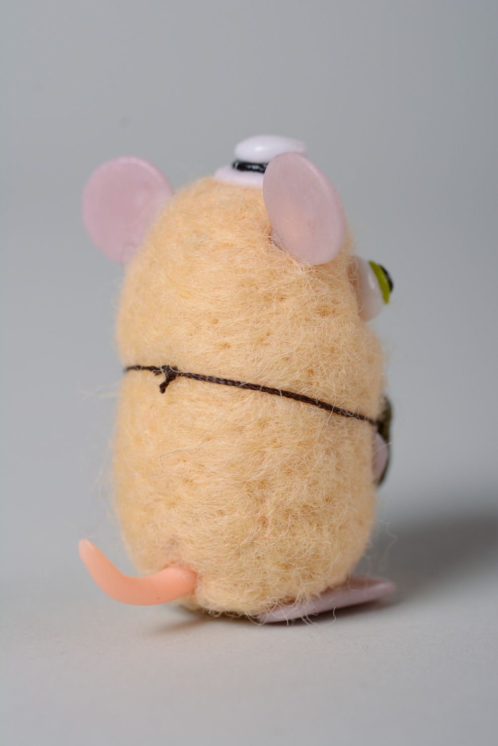 Миниатюрная валяная игрушка карманный друг мышь-фотограф фото 3