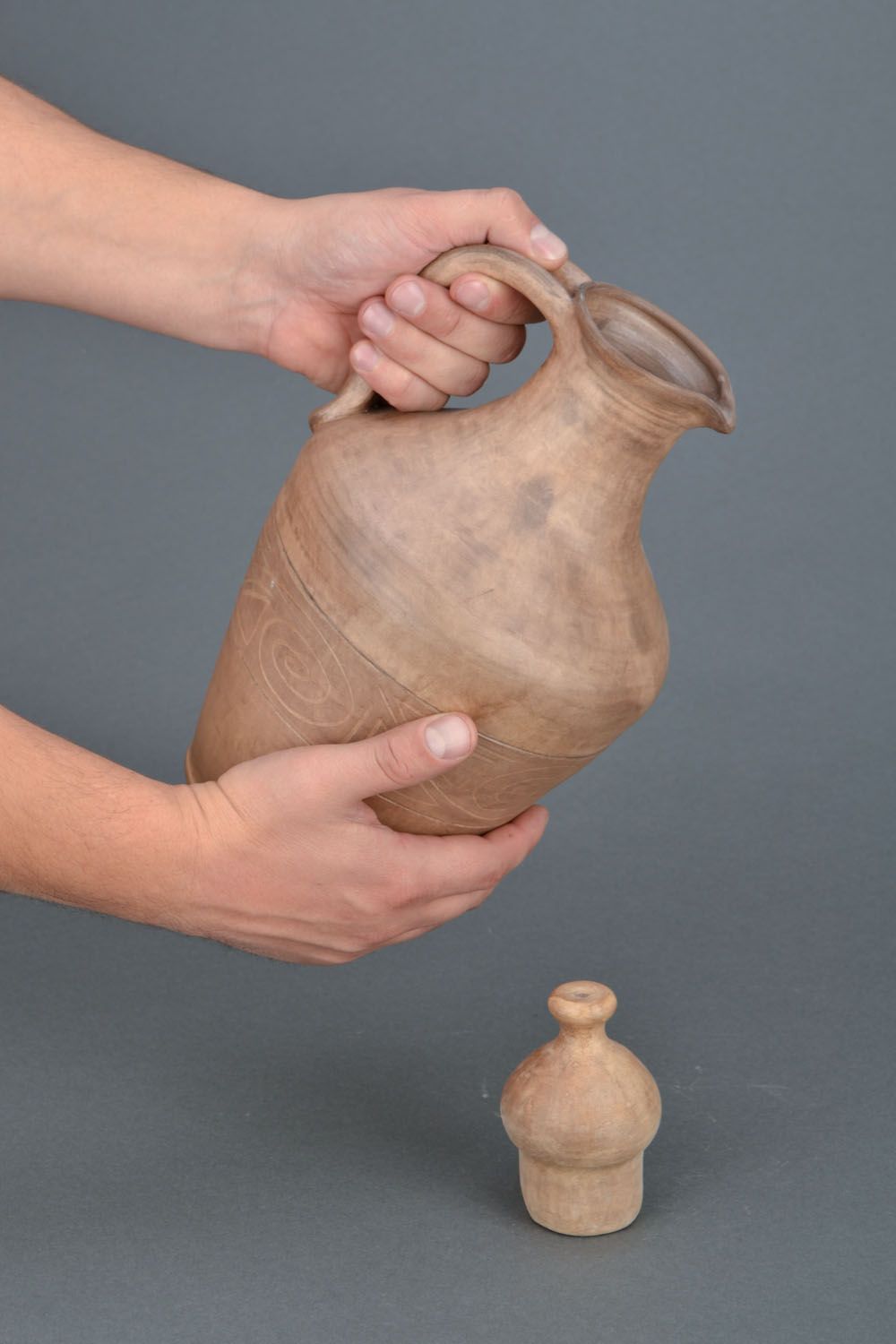 Jarro grande de cerâmica artesanal feito à mão decorativo  foto 1