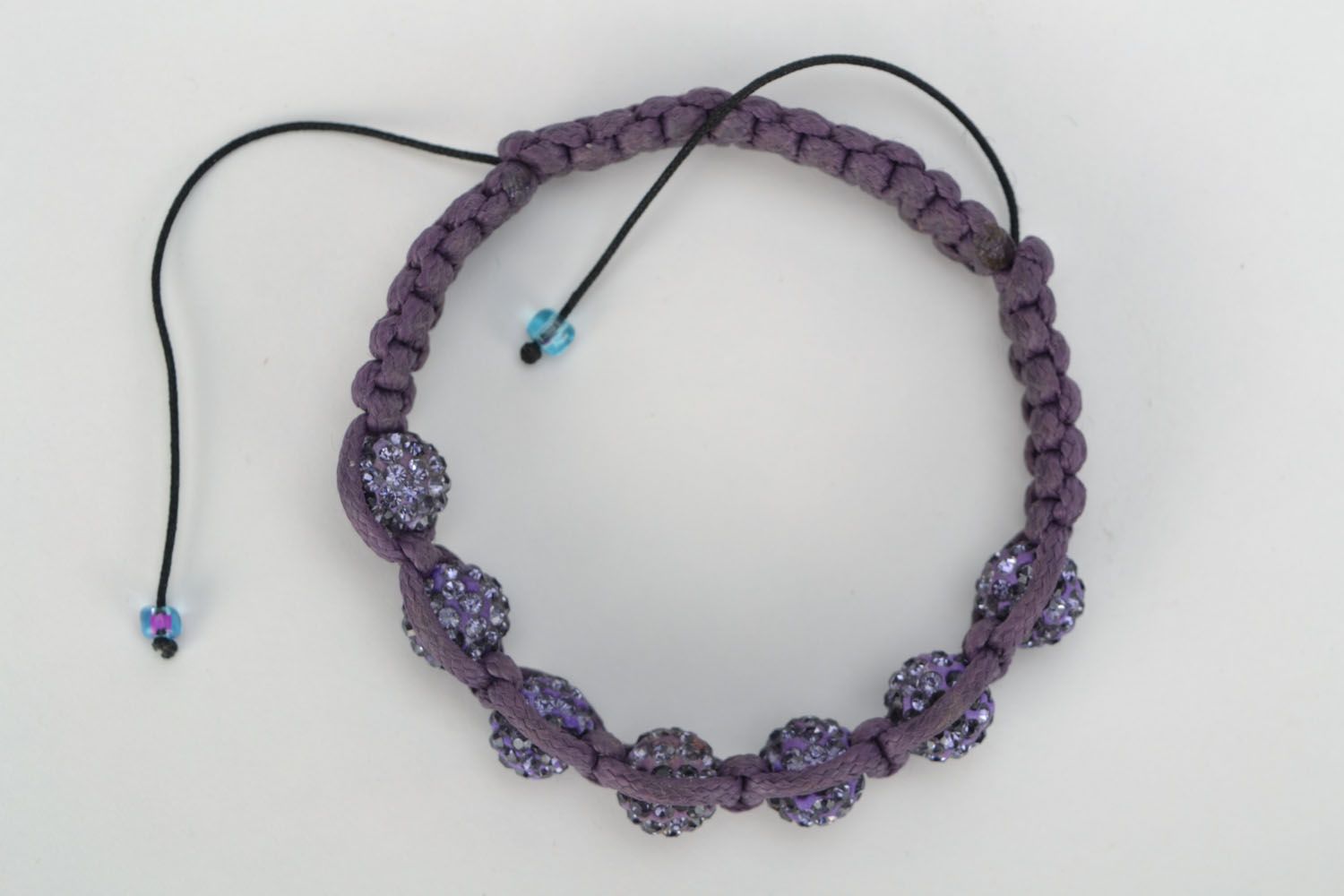 Фиолетовый браслет из бусин  фото 4