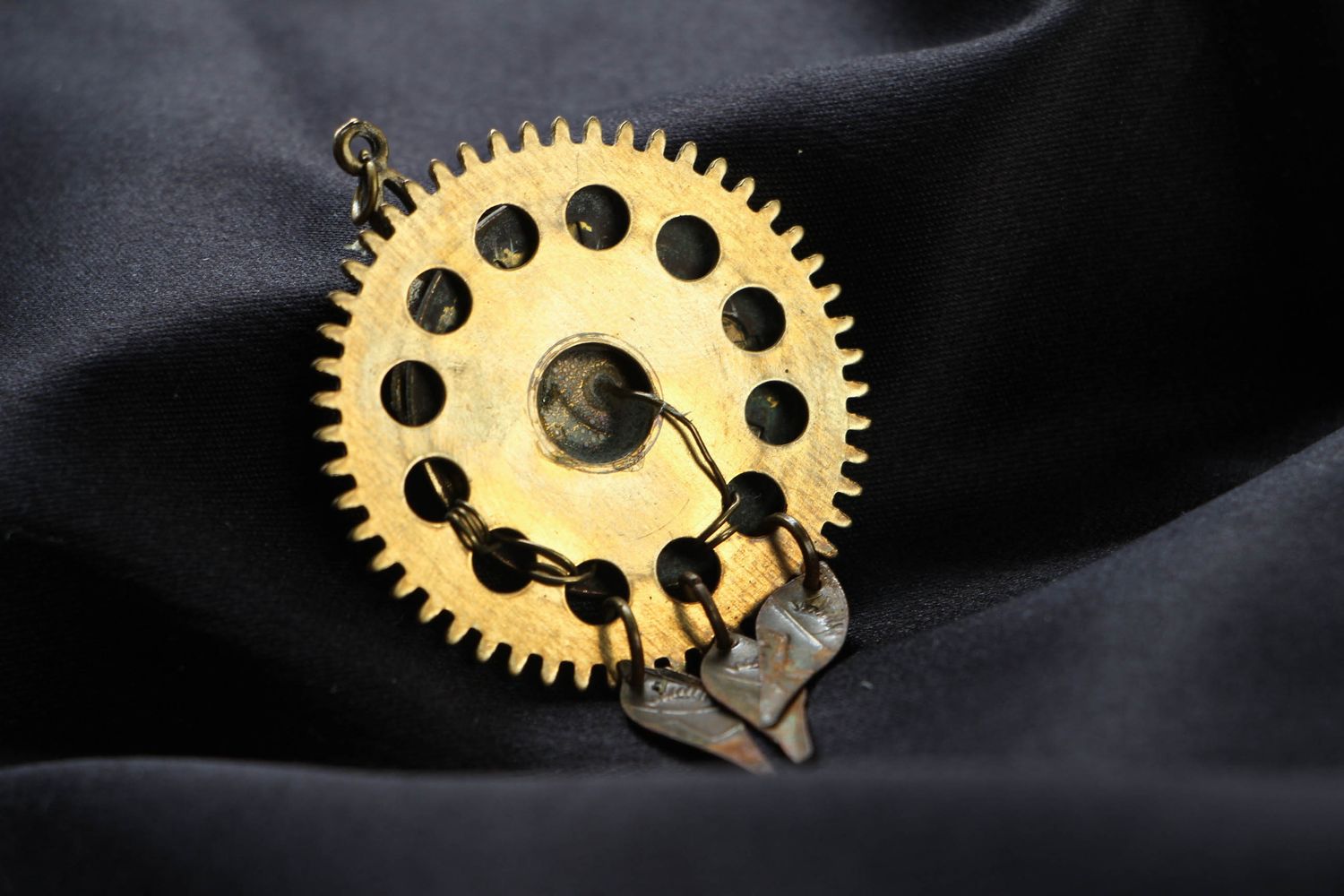 Colgante de metal con mecanismo de reloj en estilo de steampunk foto 3