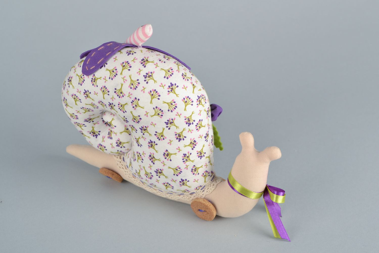Fabric soft wheeled toy snail photo 5