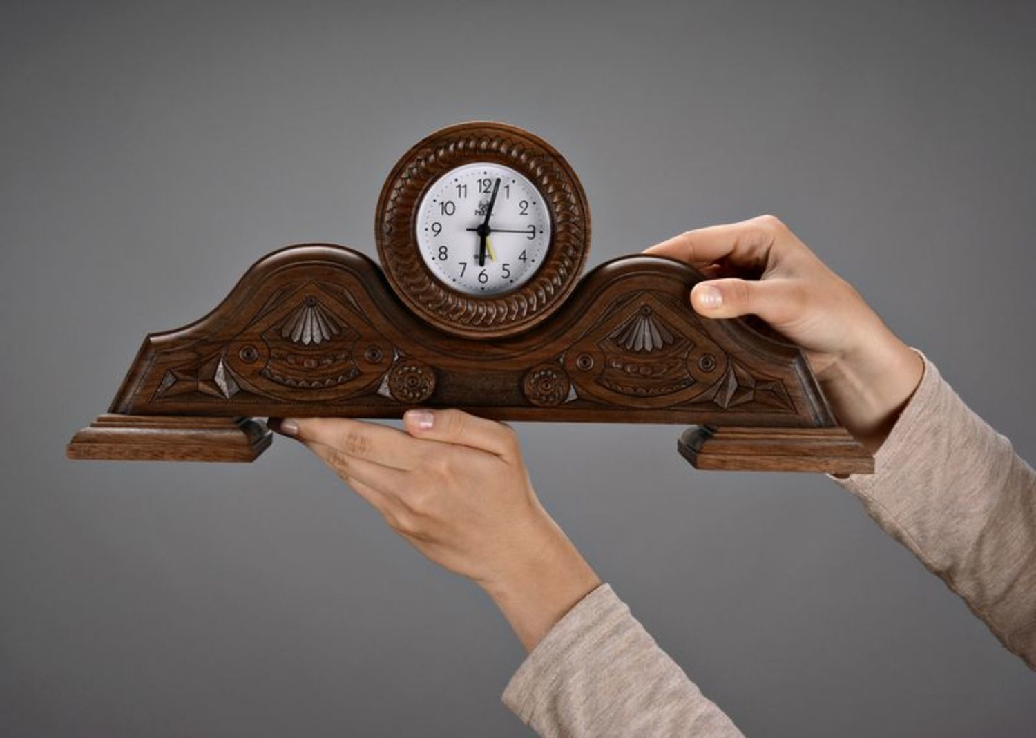 L'orologio lussuoso da tavolo fatto a mano L'orologio decorativo di legno
 foto 5