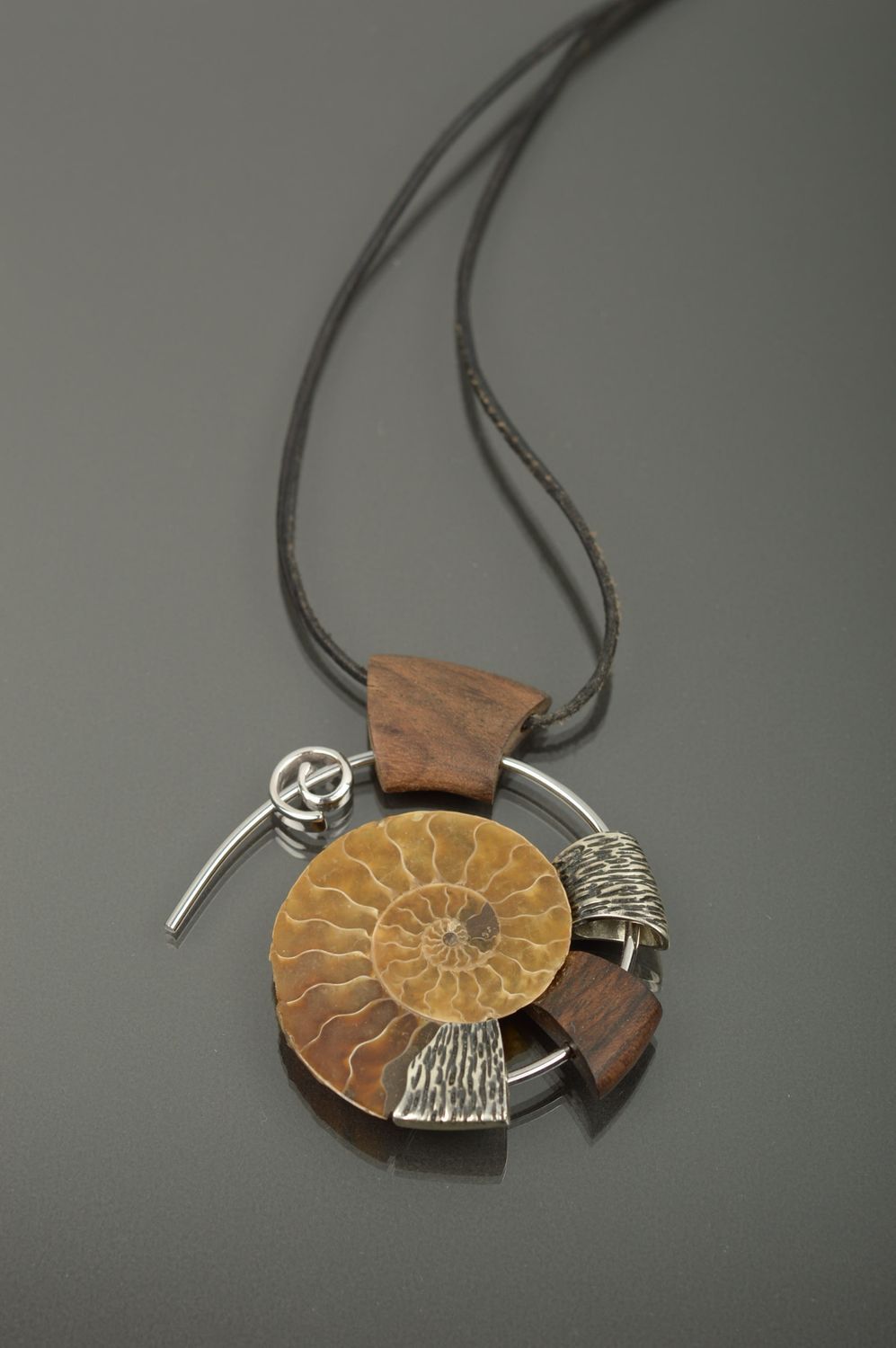 Handmade wooden pendant fashion jewelry designer handmade jewelry for women photo 4