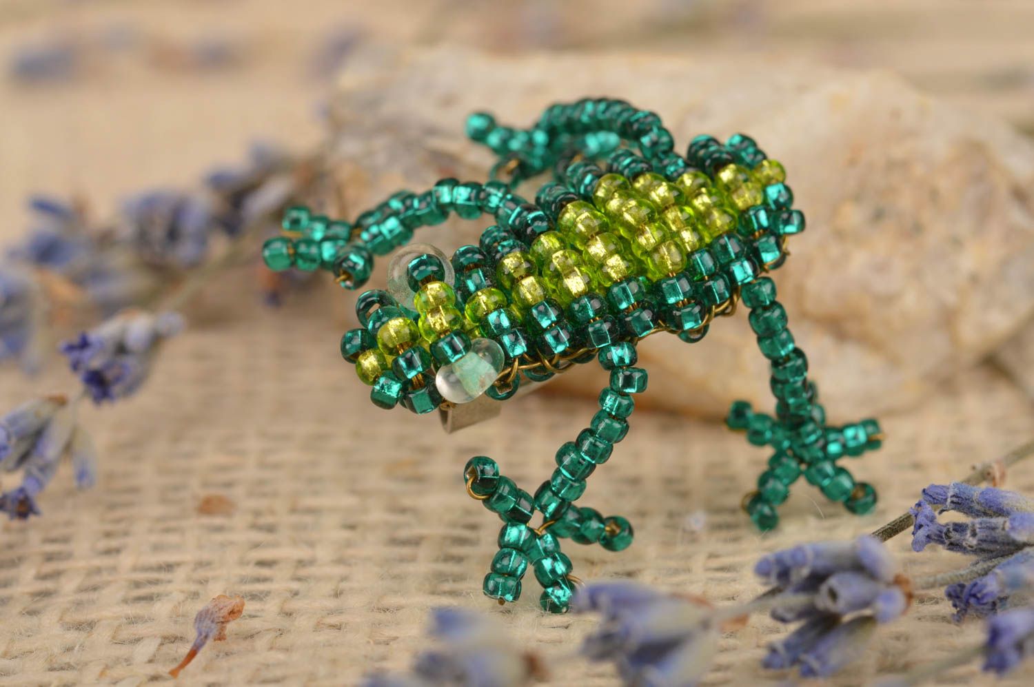 Handmade green beaded accessory brooch in shape of frog unusual cute jewelry photo 1