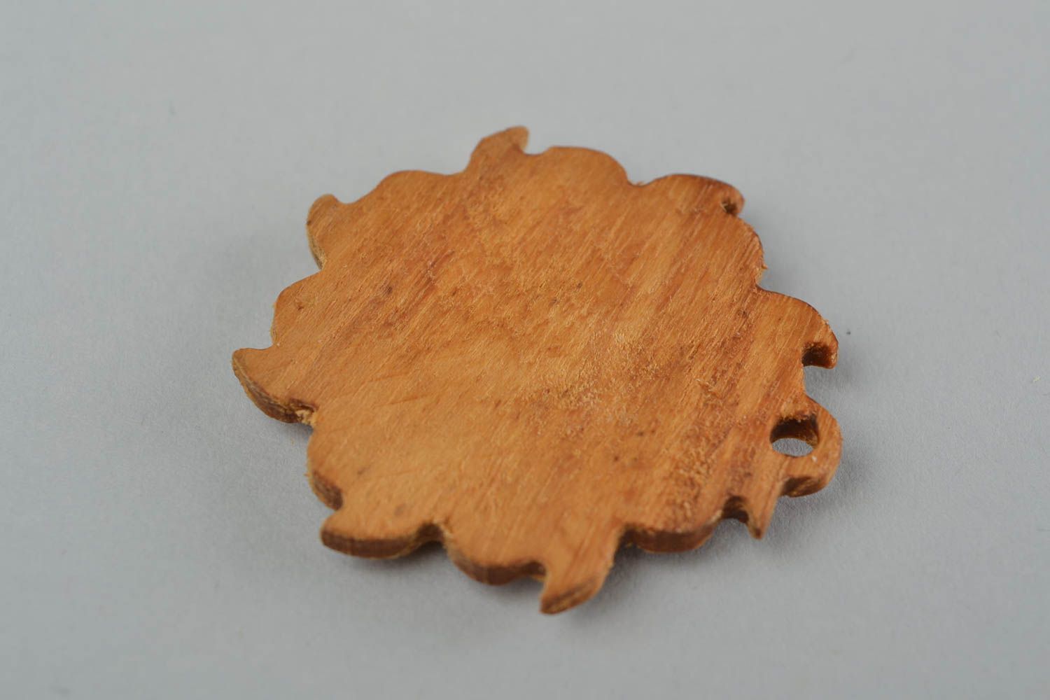 Handgemachter Anhänger aus Holz originell Geschenk für Frauen schön in Braun  foto 5