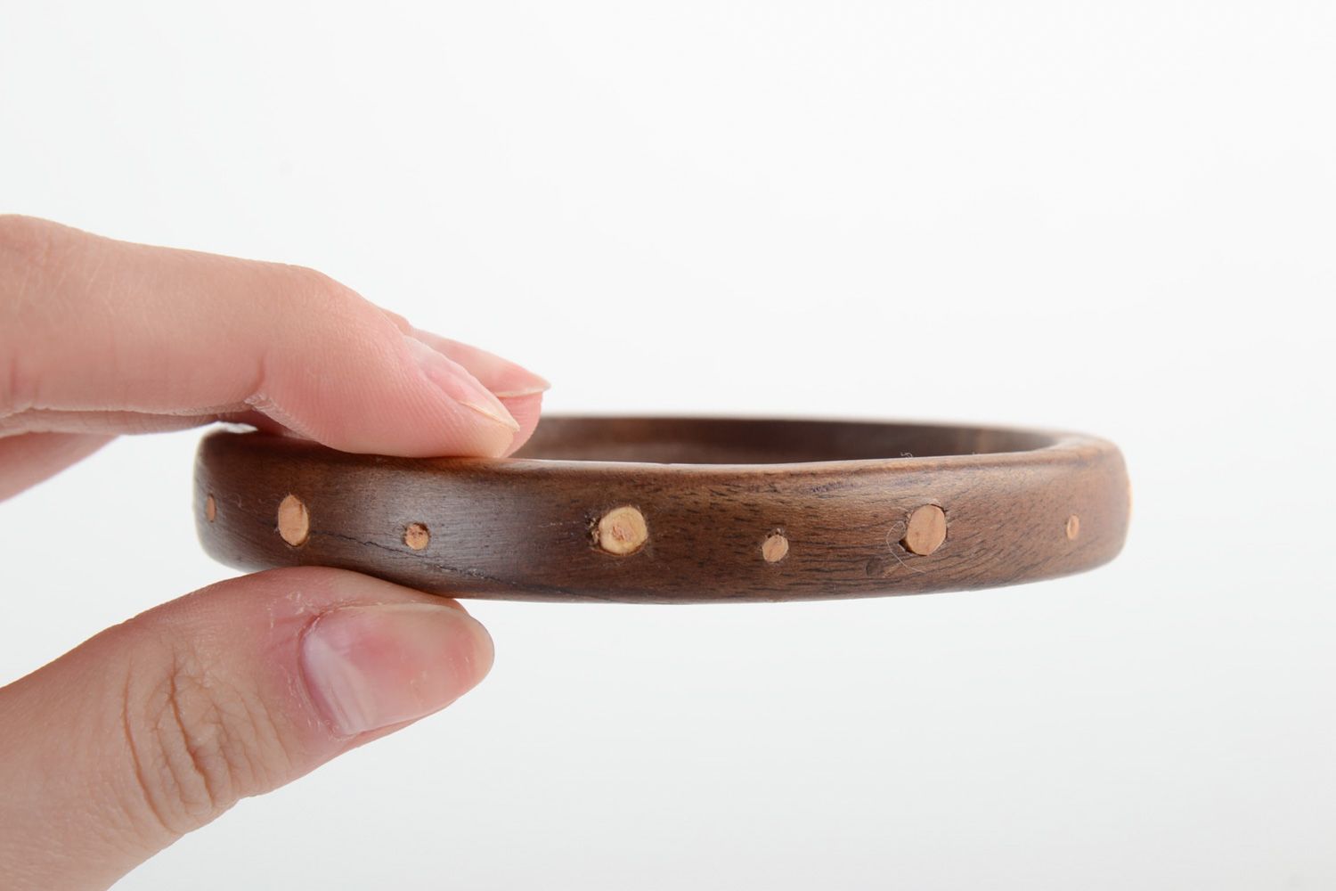 Handgemachtes dünnes Armband aus Holz mit Intarsie Durchmesser 75 mm für Mädchen foto 5