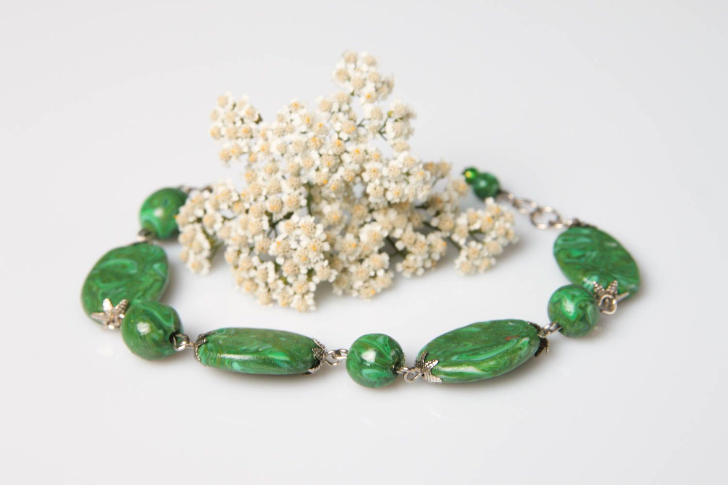 Браслет ручной работы подарок девушке зеленый браслет из полимерной глины фото 2