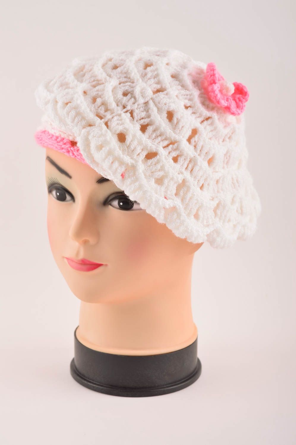 Handmade gehäkelte Mütze Accessoire für Kinder rosa Mädchen Mütze mit Blume foto 2