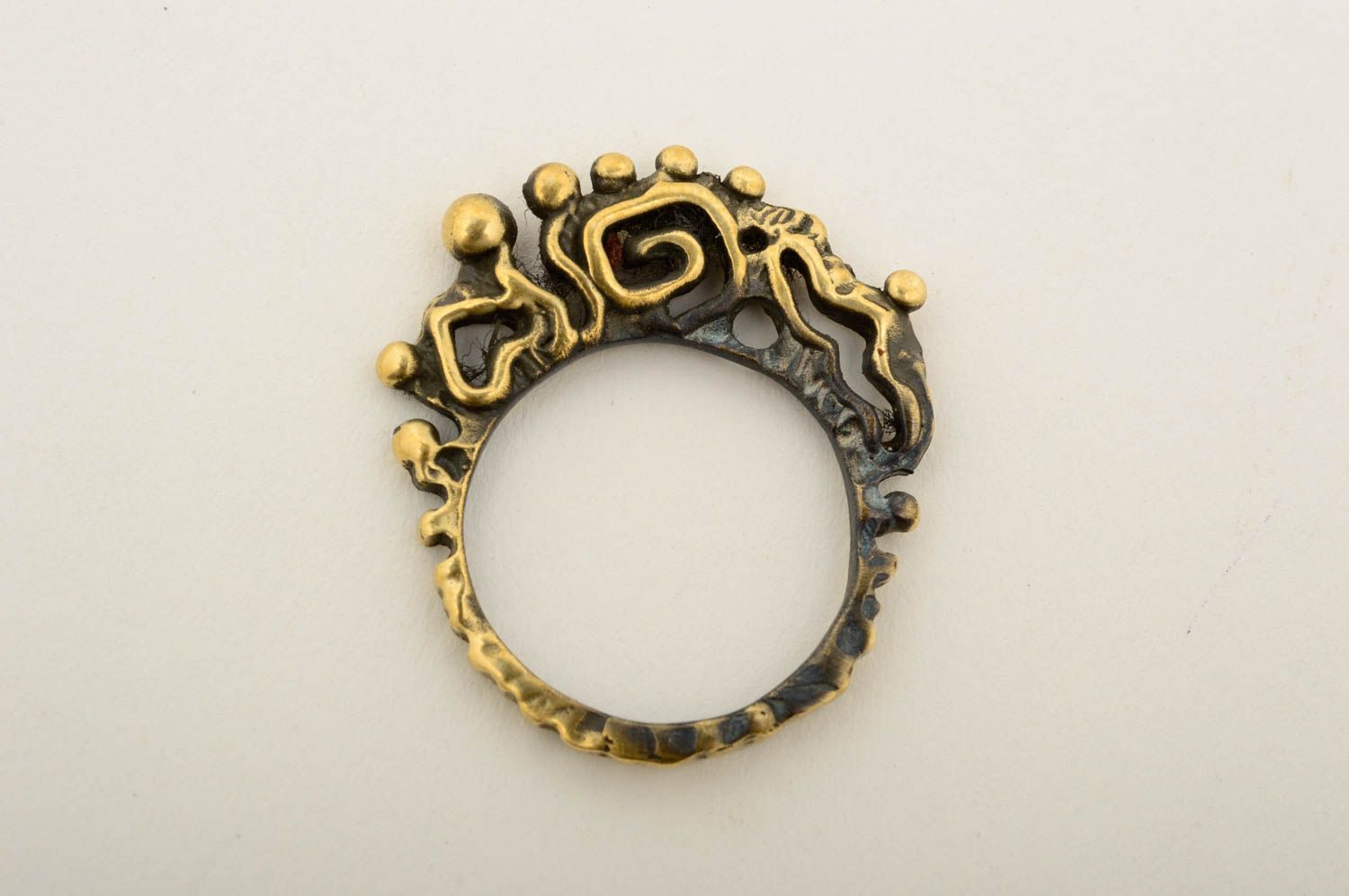 Handgemachter kleiner Finger Ring stilvoller Bronze Ring schöner Metall Schmuck foto 3