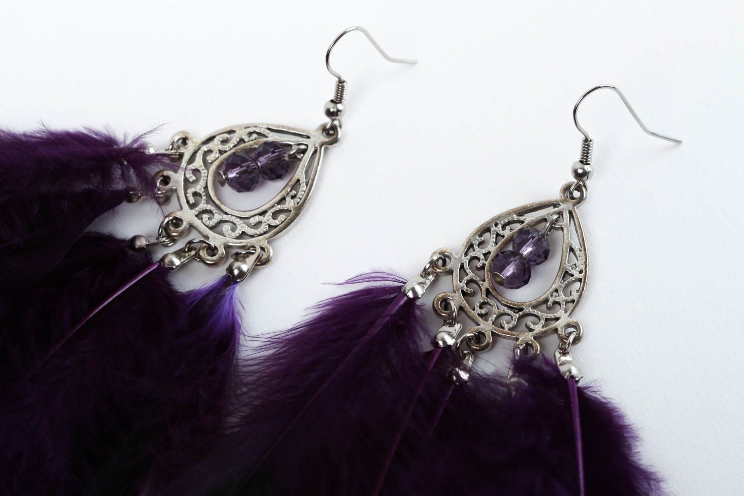 Boucles d'oreilles pendantes Bijou fait main avec plumes et cristal Cadeau femme photo 3