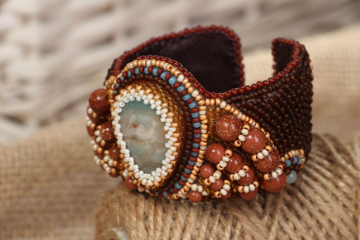 Bracelet en cuir avec perles de rocaille et pierres naturelles marron photo 5
