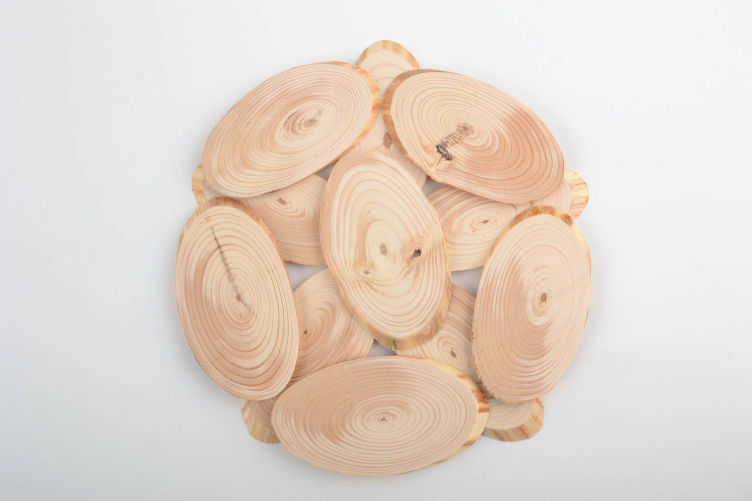 Handgemachter großer Topfuntersetzer aus Holz hell praktisch für Küche foto 3
