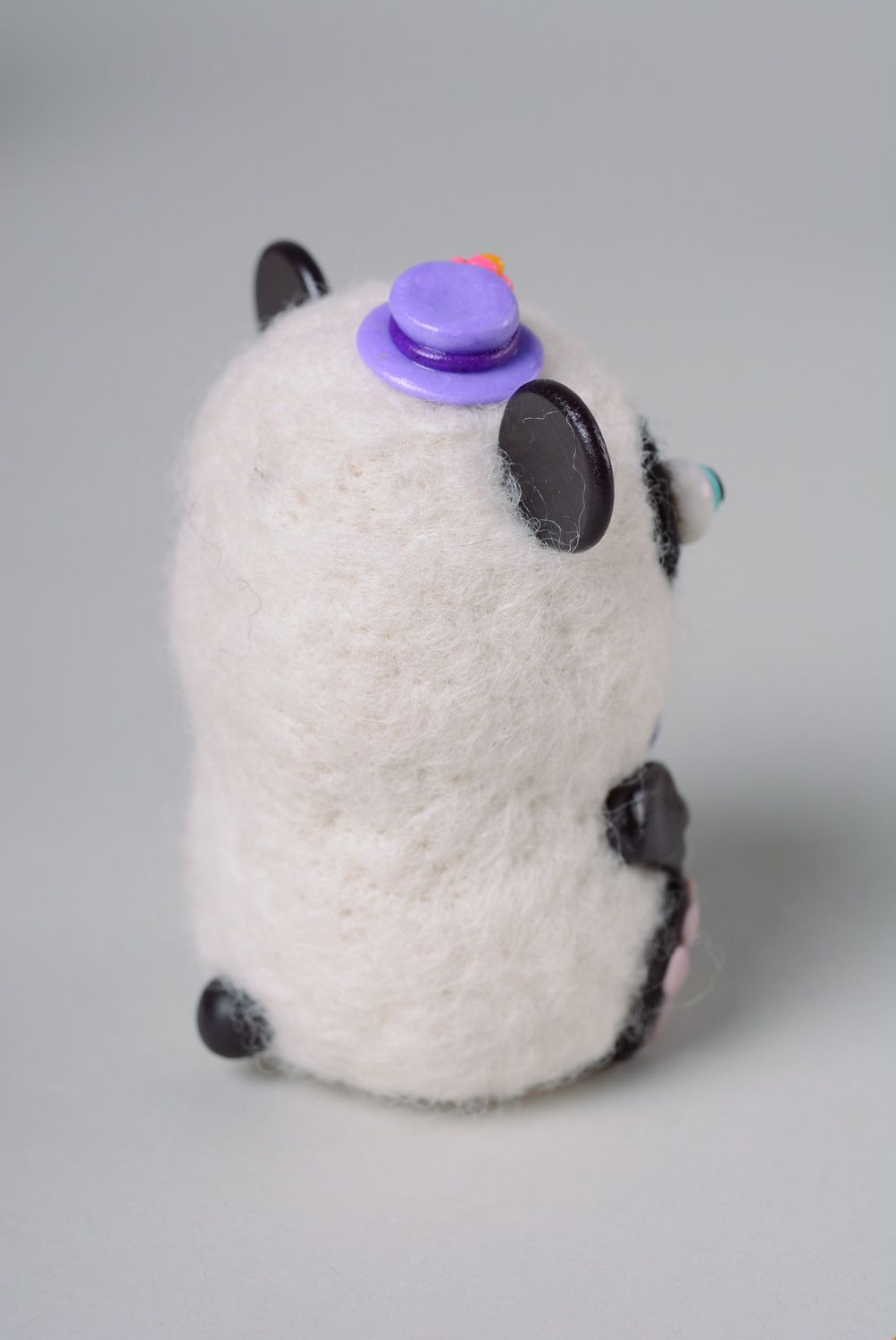 Jouet de poche fait main original en laine technique de feutrage Panda photo 3