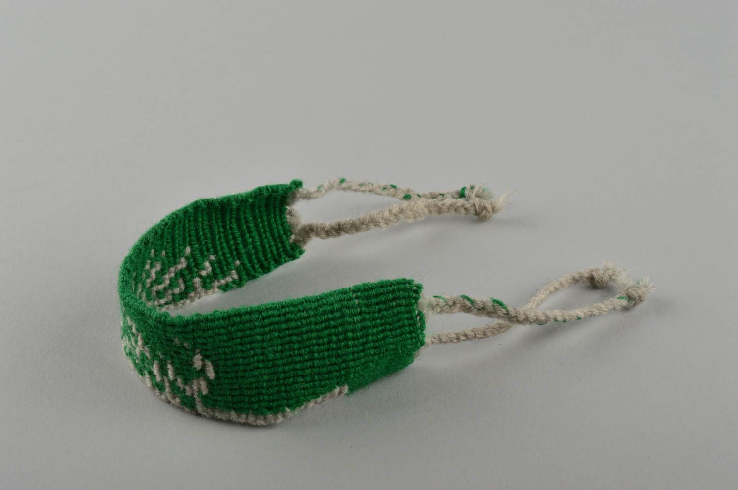 Браслет из ниток ручной работы модный браслет зеленый с серым плетеный браслет фото 5