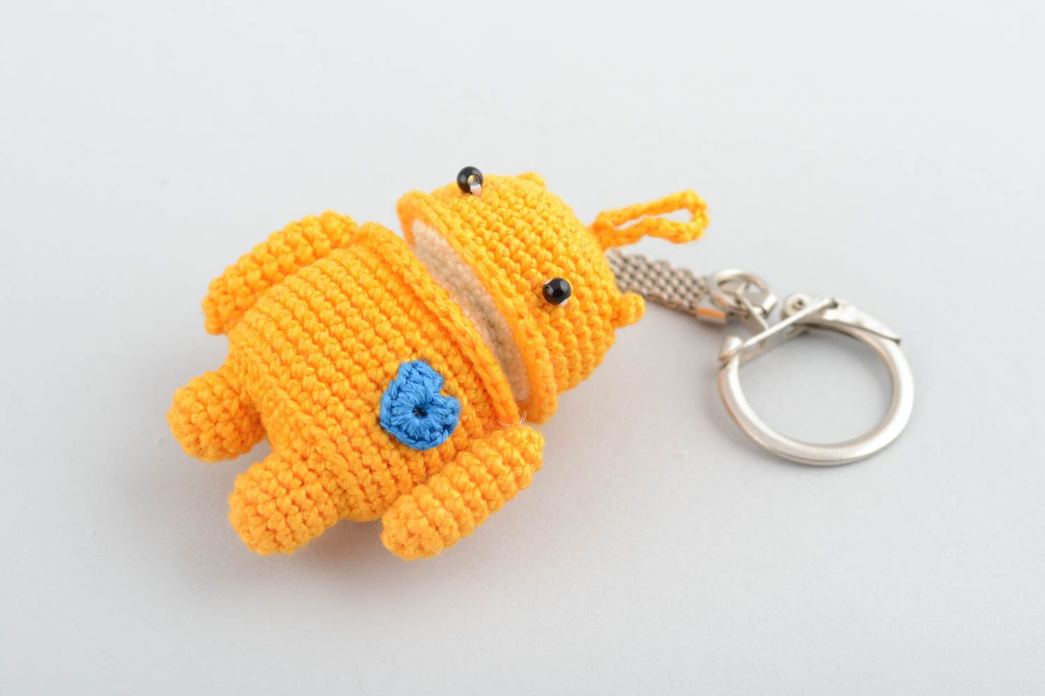 Joli porte-clés jouet jaune tricoté fait main cadeau pour enfant accessoire photo 3