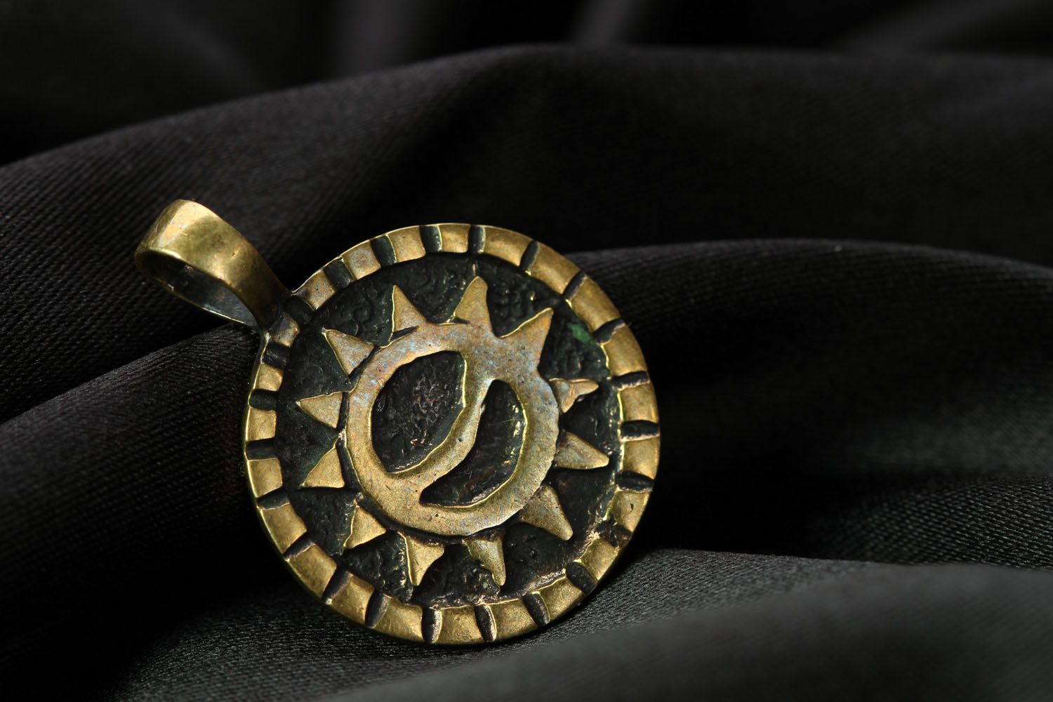 Bronze pendant The Star of Lada photo 1