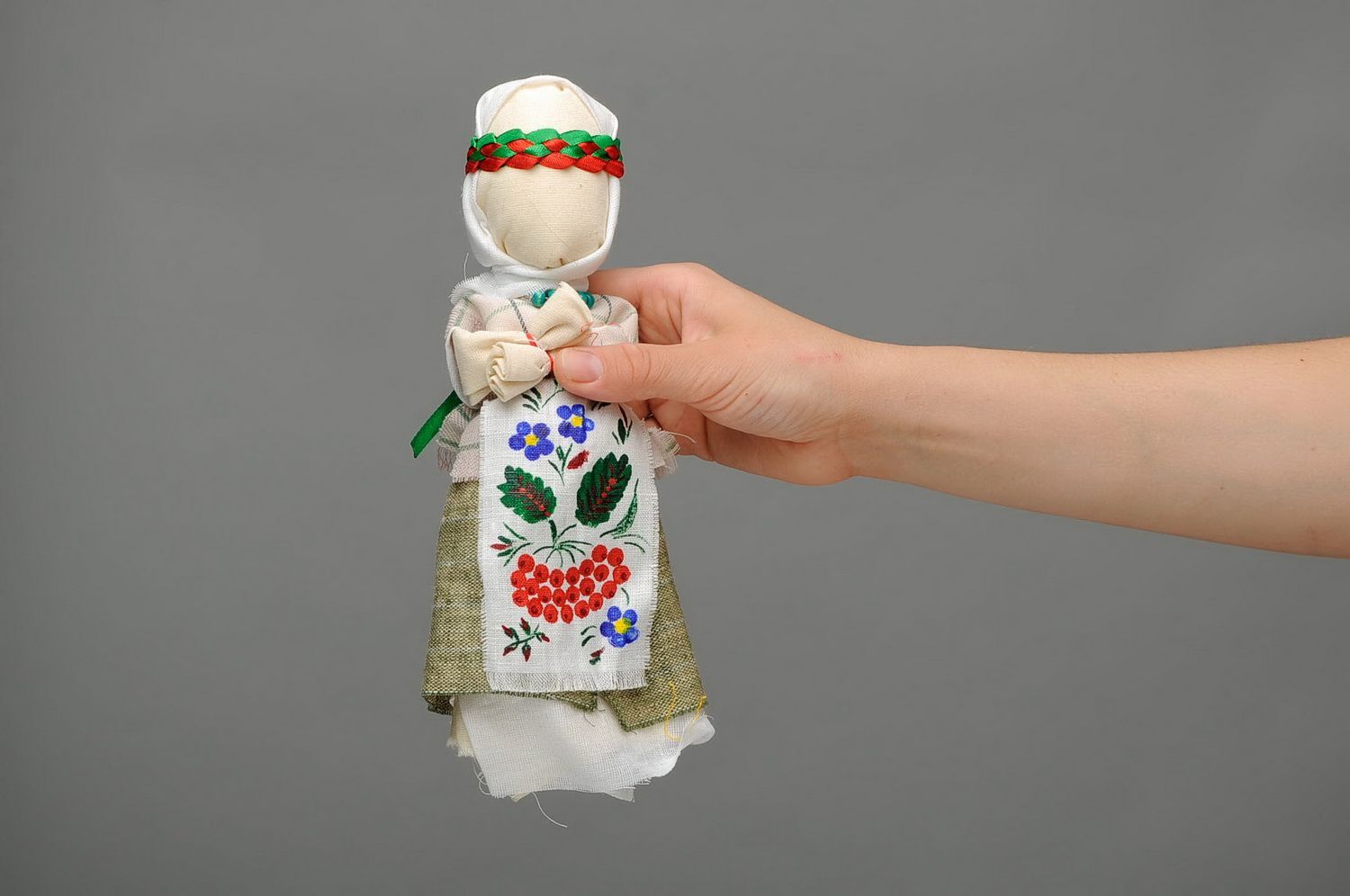 Bambola di stoffa fatta a mano amuleto talismano giocattolo slavo etnico foto 2