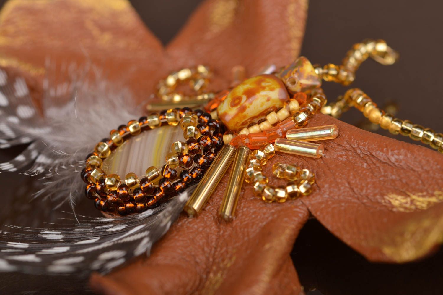 Broche papillon en cuir marron perles de rocaille grande originale faite main photo 3