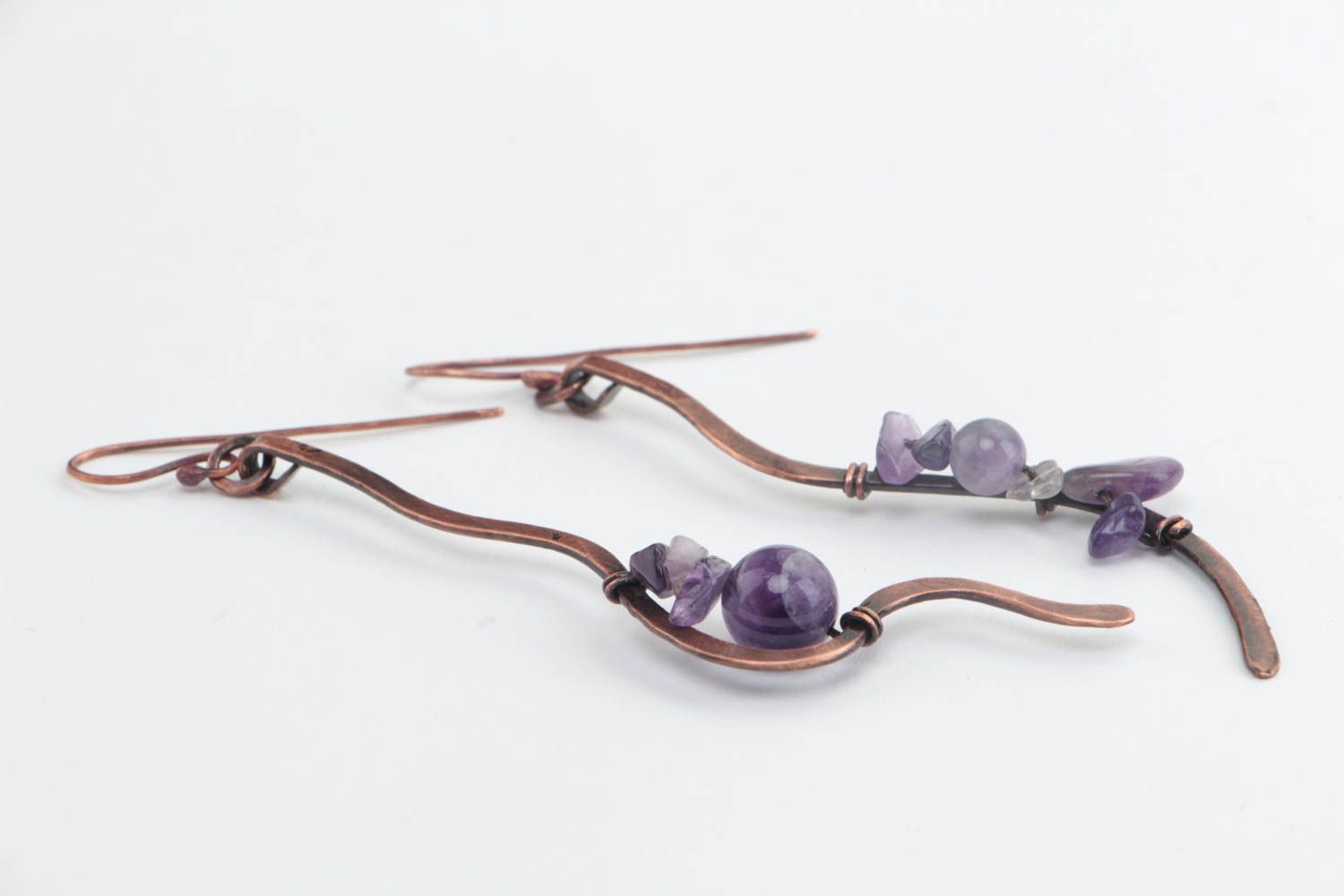 Handmade long curved dangling earrings forged of copper with amethyst beads photo 3