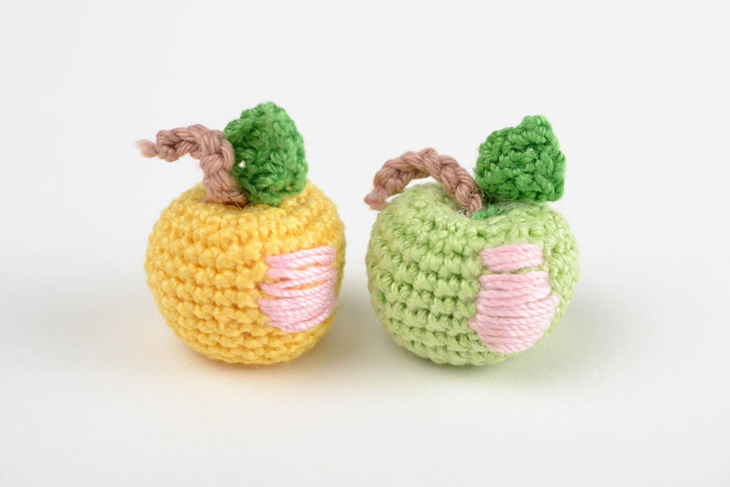 Handmade gehäkelte Früchte Miniatur Spielzeuge Set gehäkeltes Obst 2 Stück Äpfel foto 3