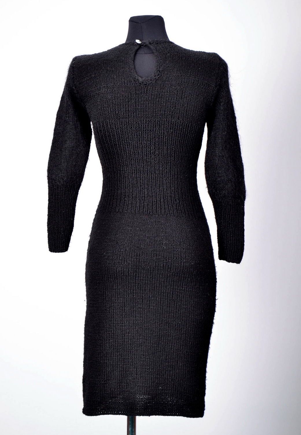 Robe tricotée en laine noire faite main photo 3