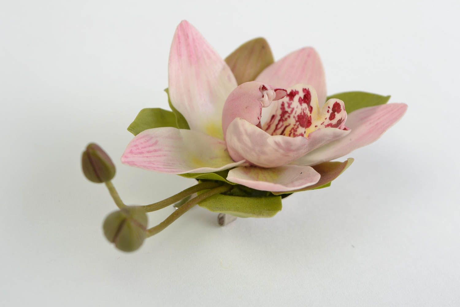 Заколка-брошь из холодного фарфора ручной работы красивая Орхидея женская фото 3