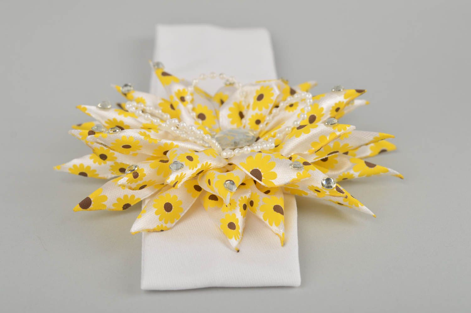 Bandeau avec fleur fait main Accessoire cheveux blanc-jaune Cadeau pour fille photo 5