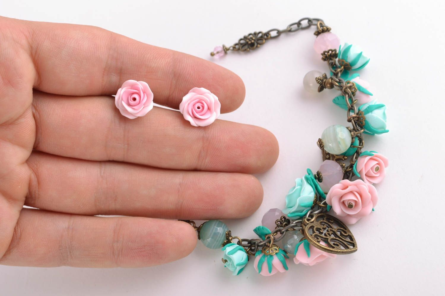 Ensemble de bracelet et boucles d'oreilles en pâte polymère fait main fleurs photo 2