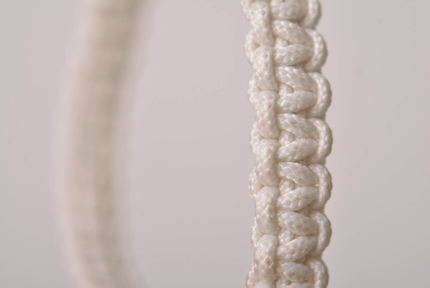 Бижутерия ручной работы браслет из шнура модное украшение браслет белый макраме фото 5