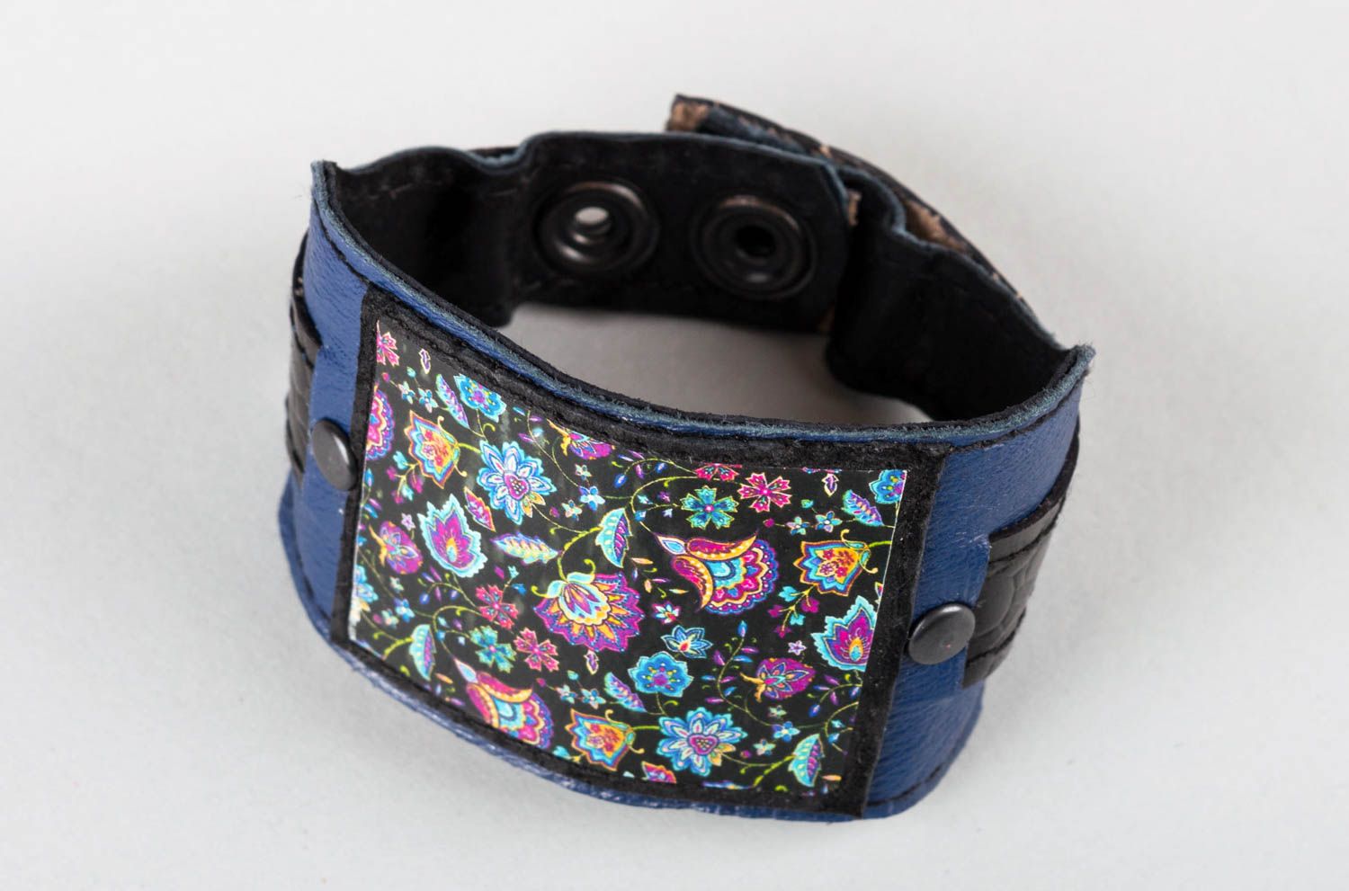 Breites Armband aus Leder mit Blumen Blumen Print künstlerische Handarbeit foto 5