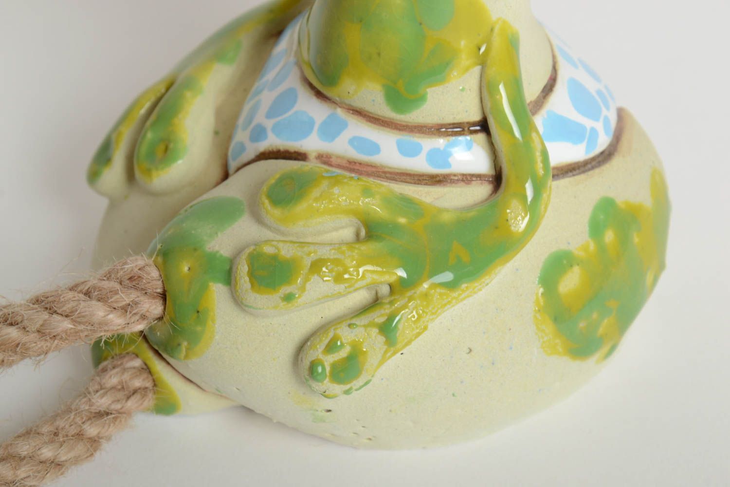 Hucha de cerámica hecha a mano alcancía decorada elemento decorativo inusual foto 5