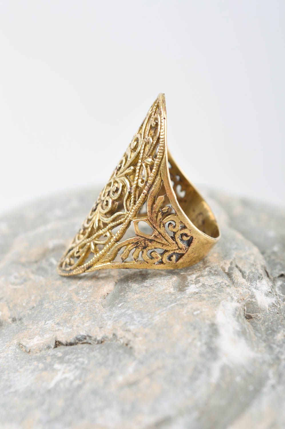 Резное украшение ручной работы изящное женское кольцо украшение из металла фото 1