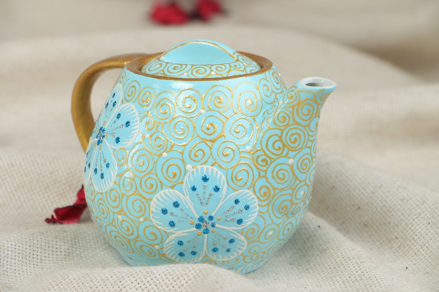 Керамический чайник расписанный акриловыми красками голубой для заваривания объемом 0.3 л фото 5