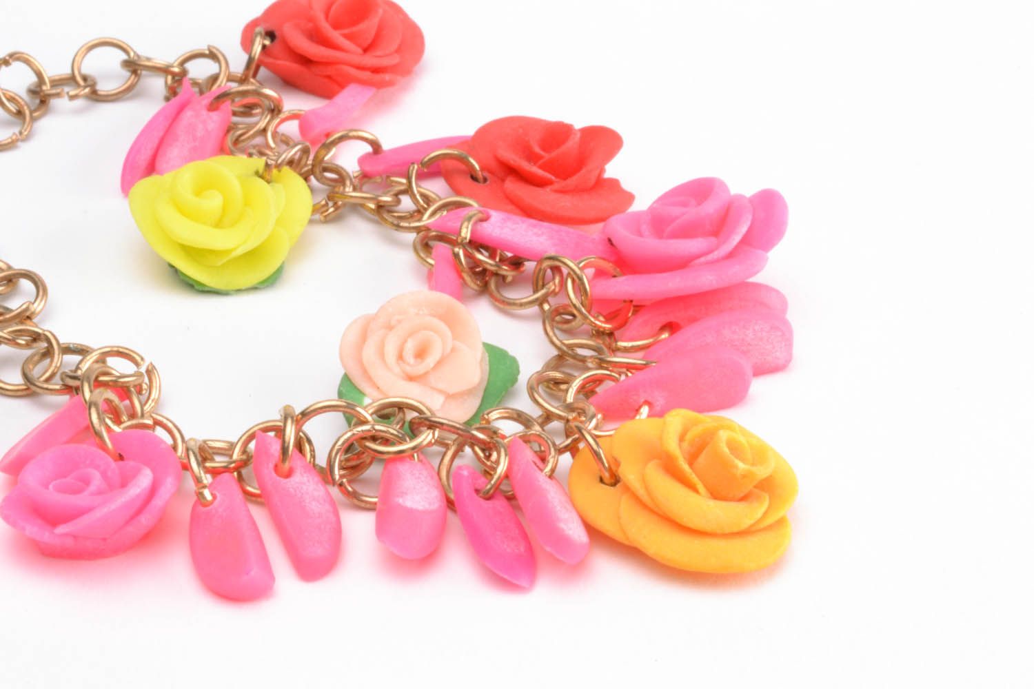 Bracelet avec pendentifs fleurs en argile polymère  photo 1