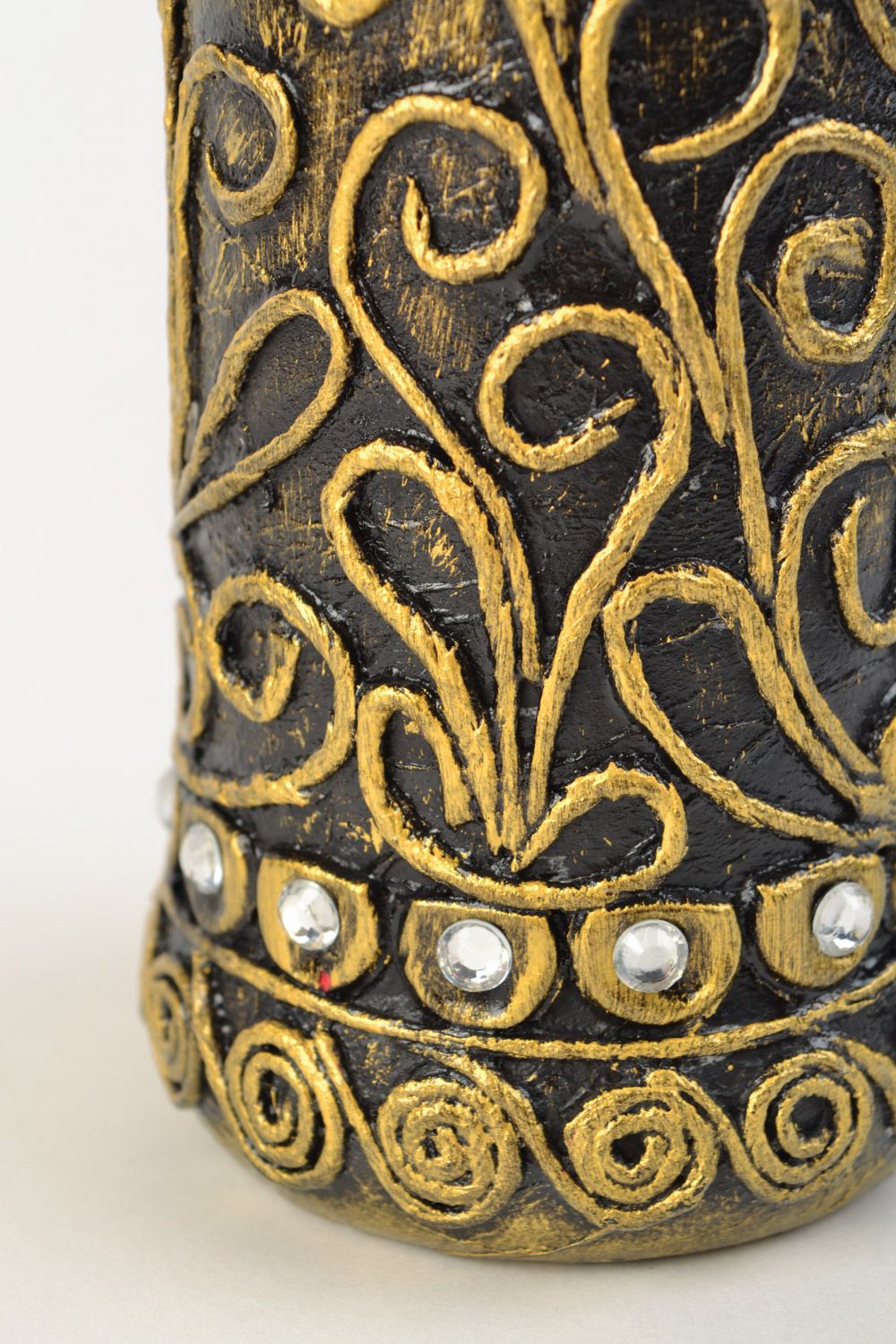 Exklusive handgemachte dekorative Flasche mit Muster in Gold mit Zapfen foto 3