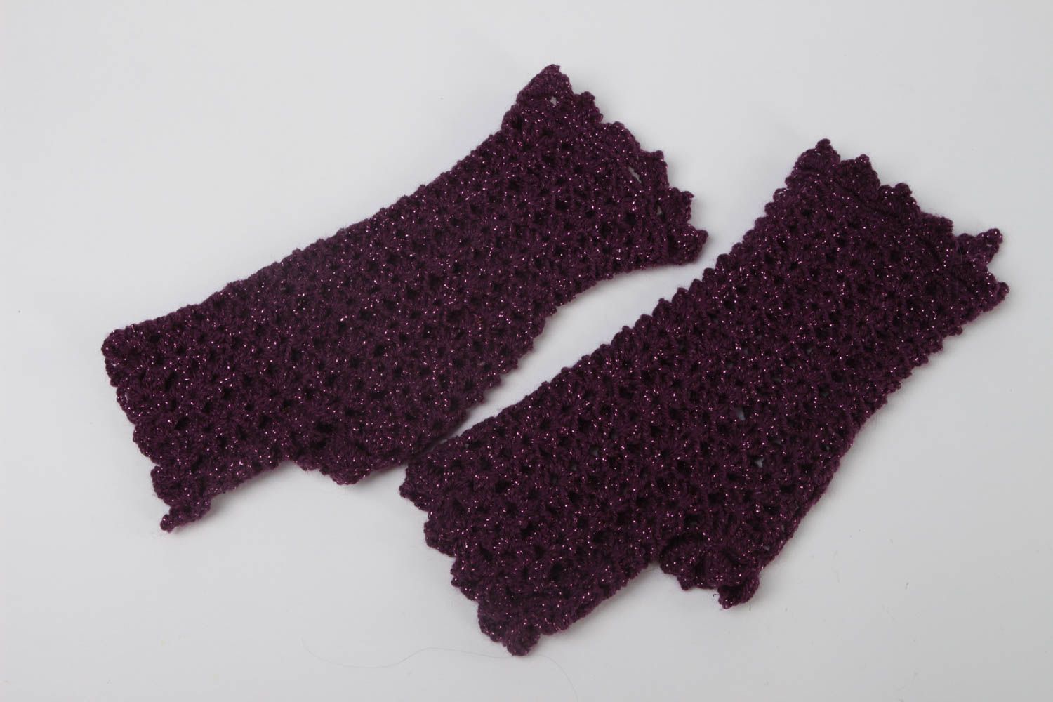 Mitaines tricot Gants mitaines fait main Accessoire femme violettes au crochet photo 2