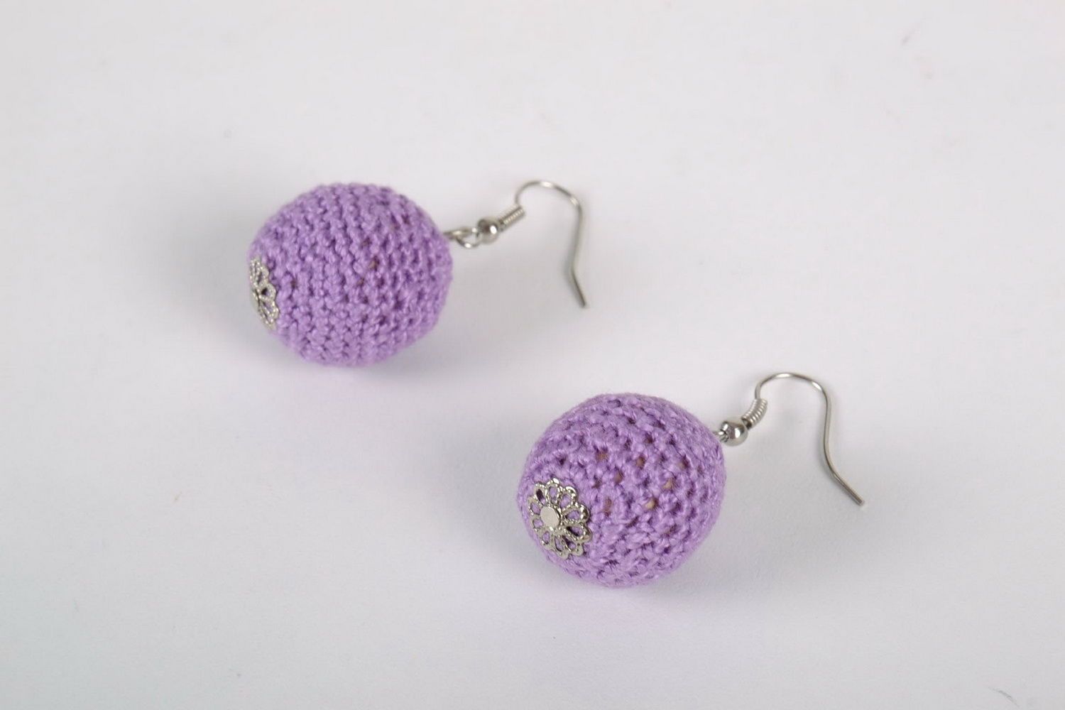 Sling earrings made of cotton photo 3