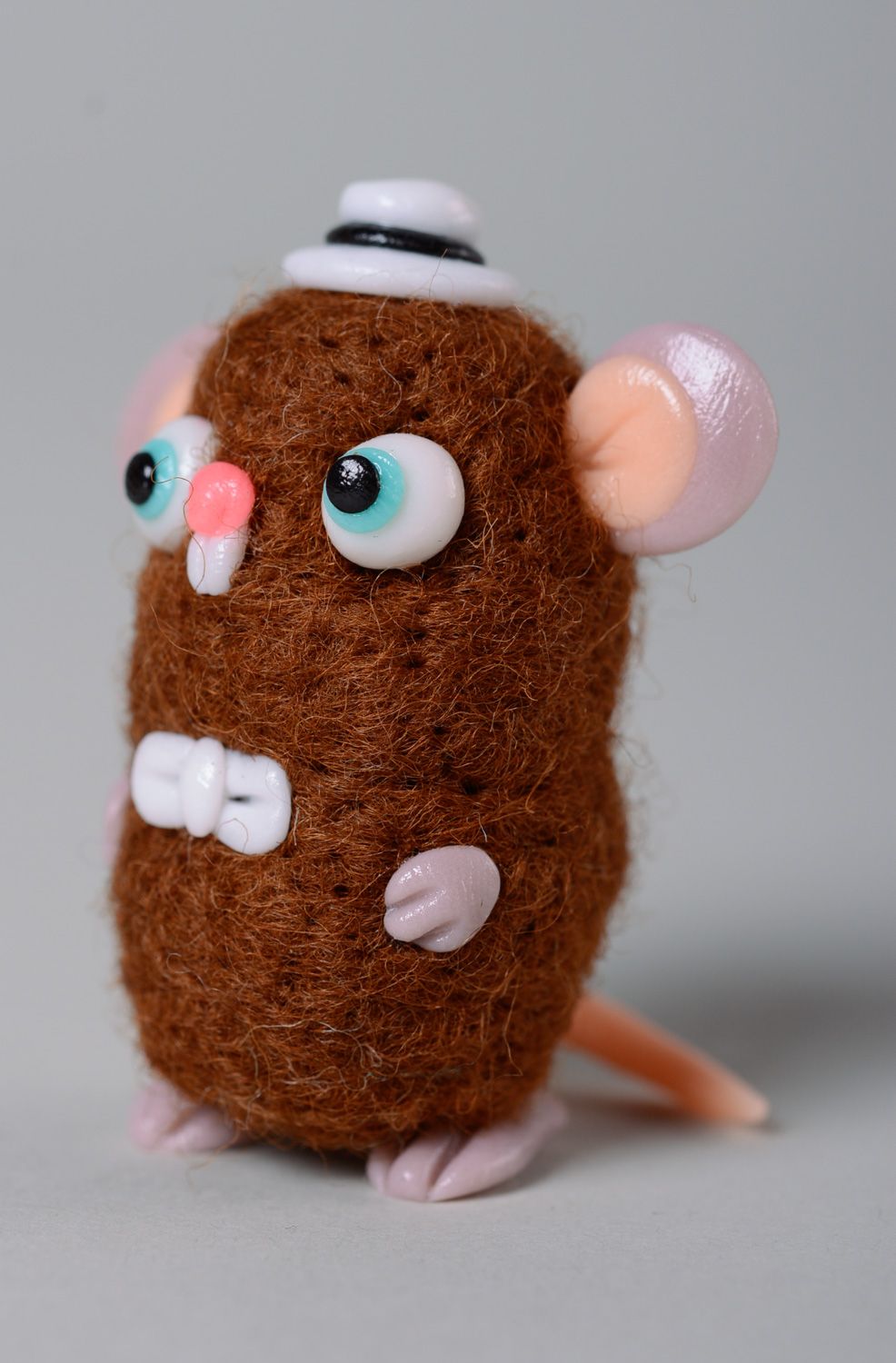 Handmade miniatur Kuscheltier Maus aus Wolle in Trockenfilzen Technik foto 2