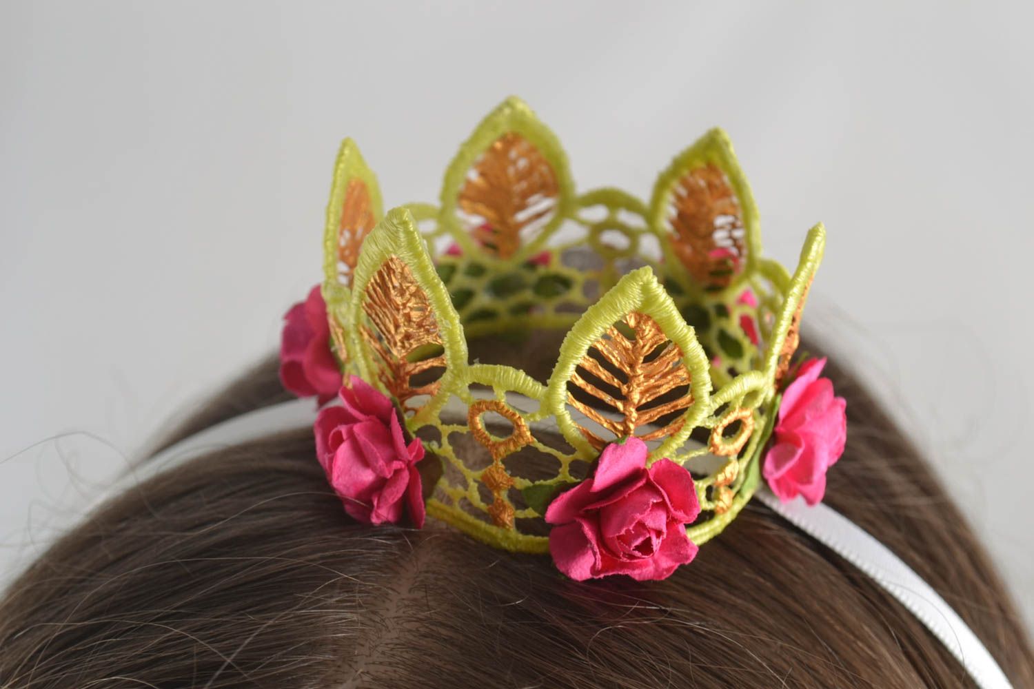 Serre-tête couronne fait main Accessoire coiffure avec fleurs Cadeau original photo 1