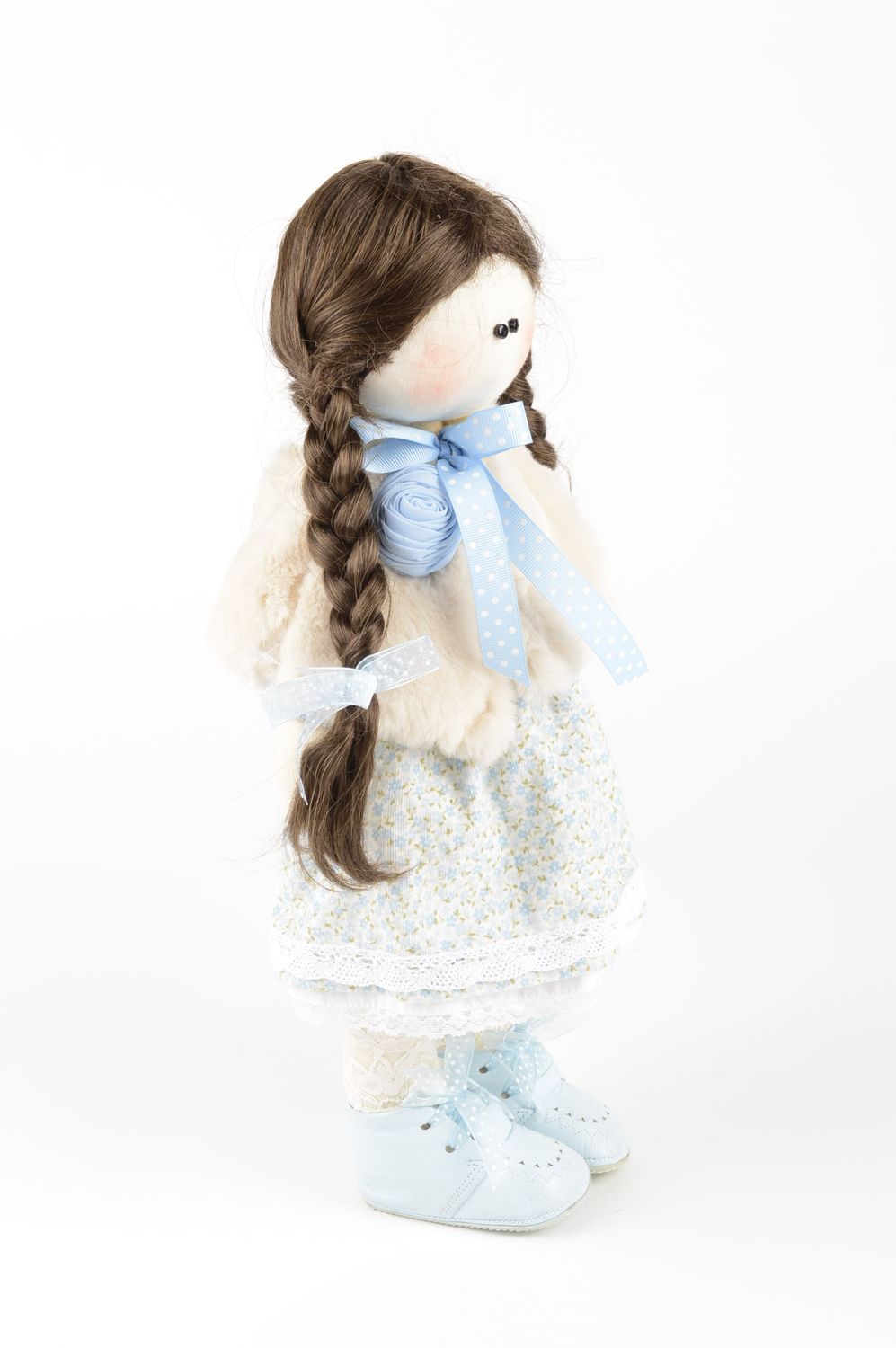 Кукла ручной работы красивая кукла из ткани необычная мягкая кукла с мишкой фото 4