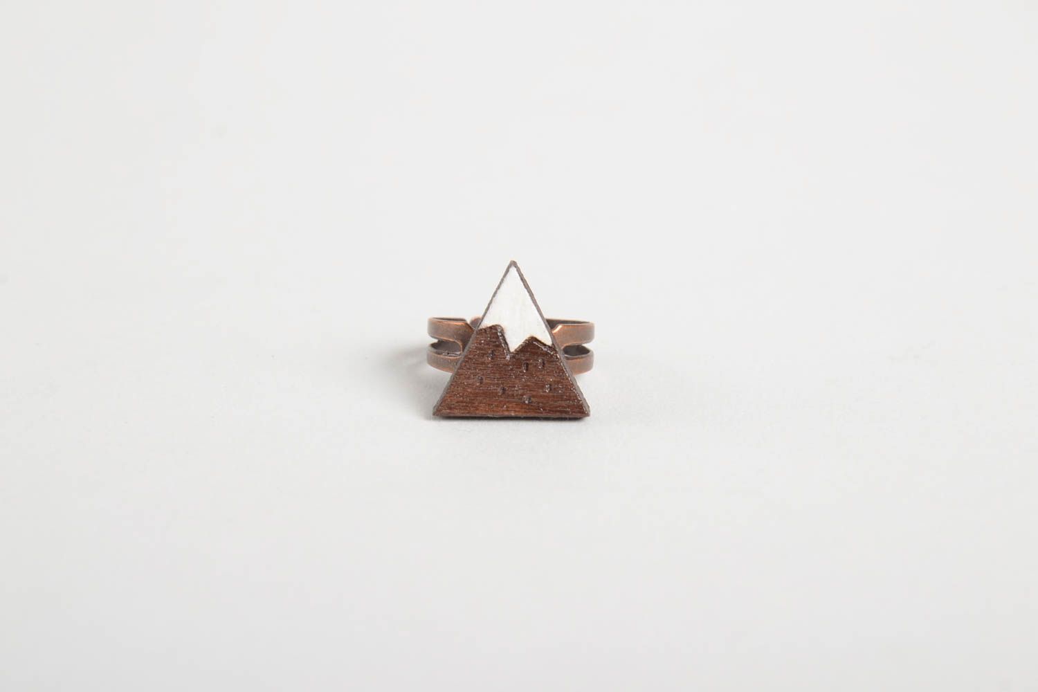 Bague bois design Bijou fait main original triangle Accessoire pour femme photo 5