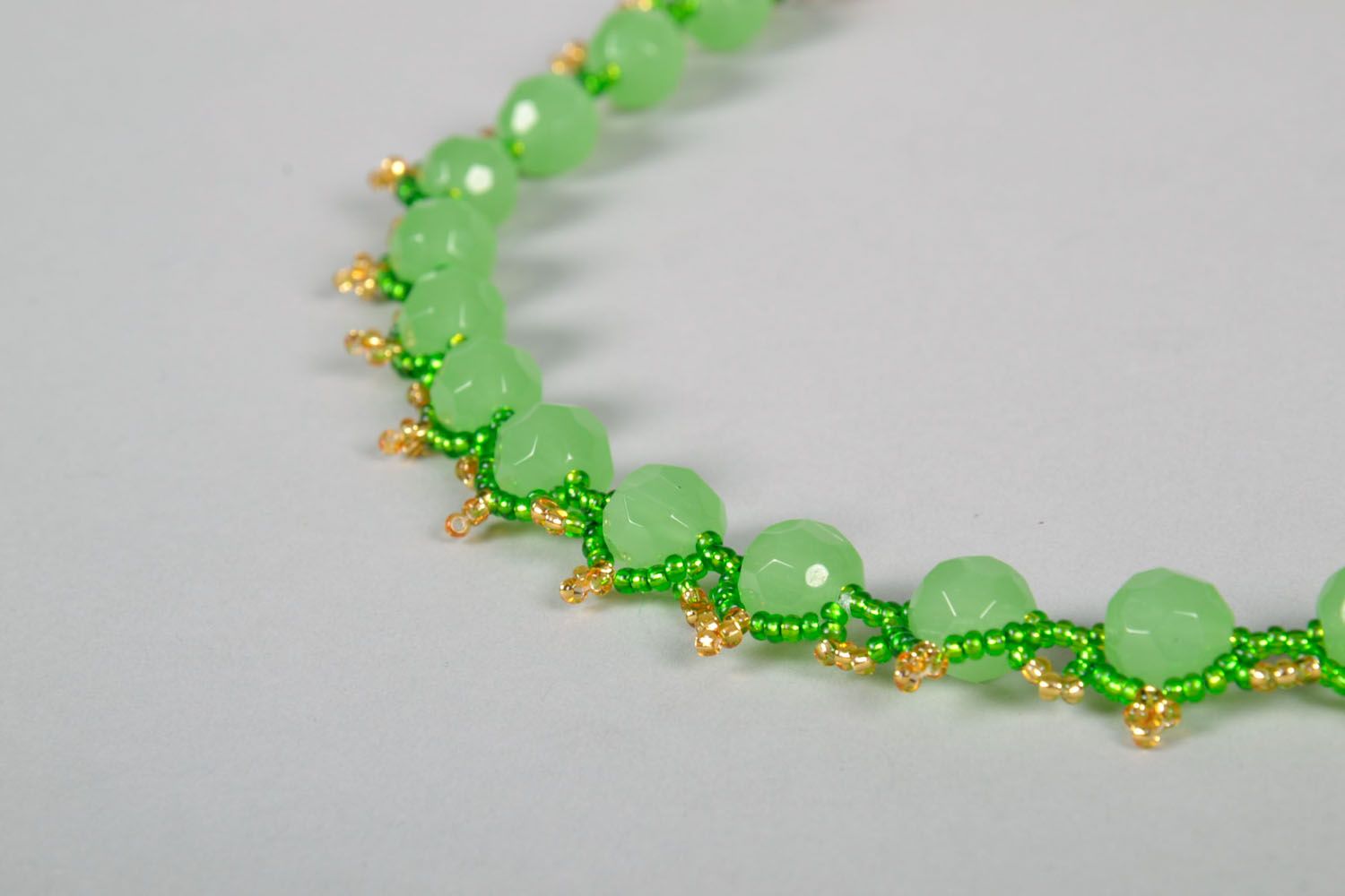 Grünes Collier aus böhmischen Perlen foto 4