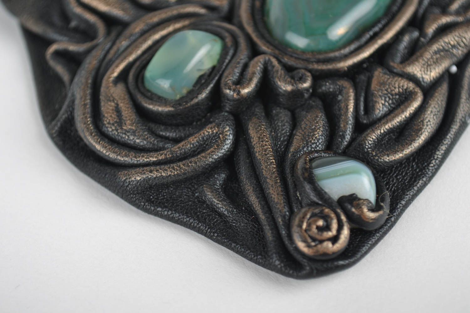 Gros collier Bijou fait main en vrai cuir avec pierre naturelle Cadeau femme photo 3
