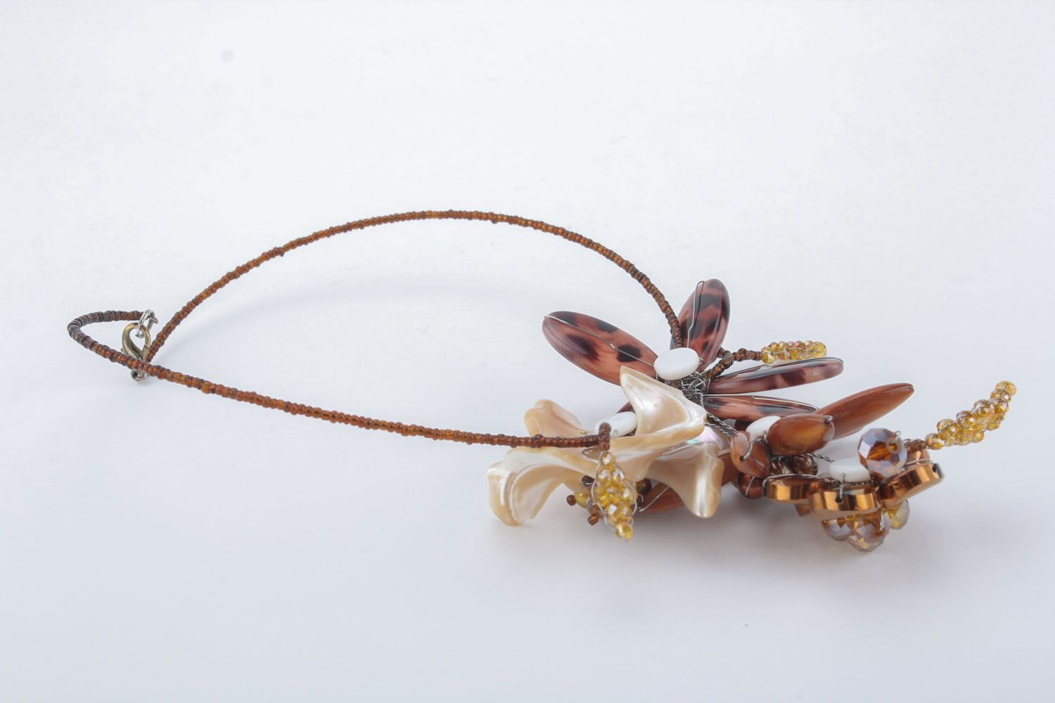Necklace with natural stones and nacre photo 1